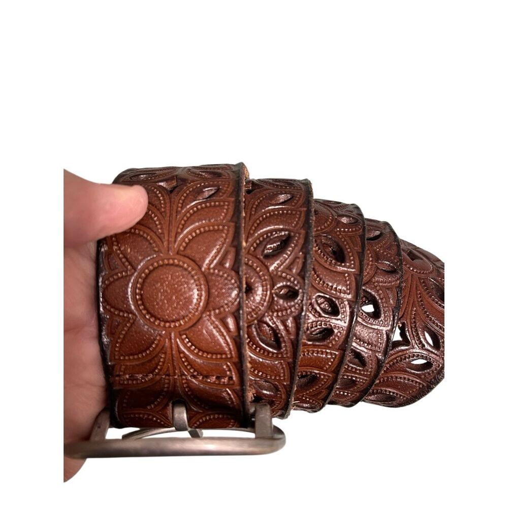 Fossil Women’s Pewter Leather Belt Laser Cutouts Bohemian size Medium - Picture 3 of 12